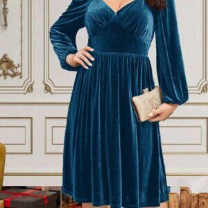 Plus Size Sweetheart Neck Lantern Sleeve Velvet Dress